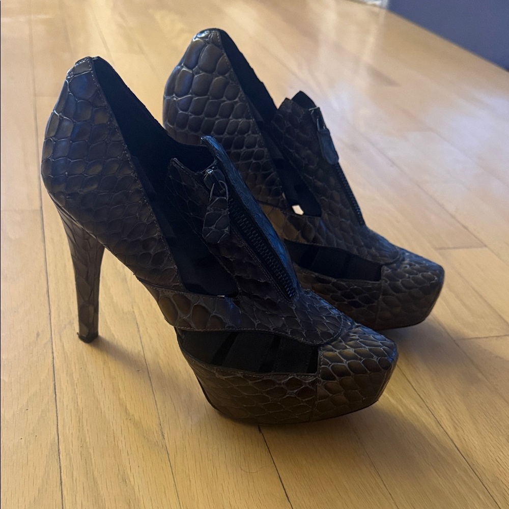 Donna Karan Snakeskin Women's Heels